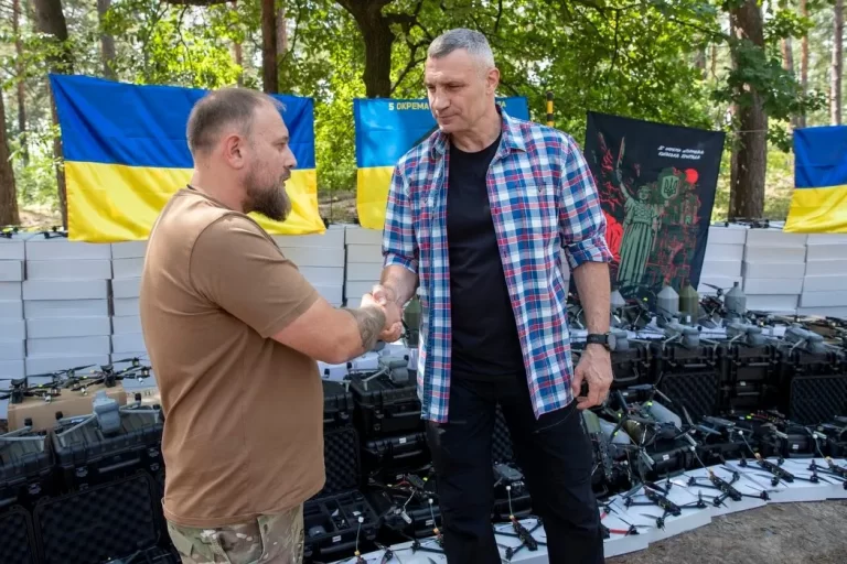Vitali Klitschkos Vermögen 2025: So reich ist “Dr. Eisenfaust” wirklich – Vom Box-Champion zum Bürgermeister von Kyjiw